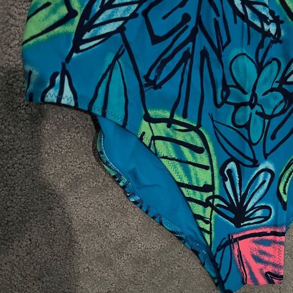 Aerie Graffiti Swimsuit size M - Picture 4 of 6